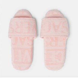 Women’s Versace slippers size small brand new original price 125$